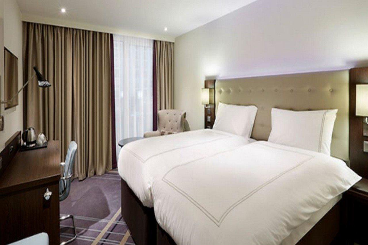 Premier Inn Stuttgart City Europaviertel Екстер'єр фото