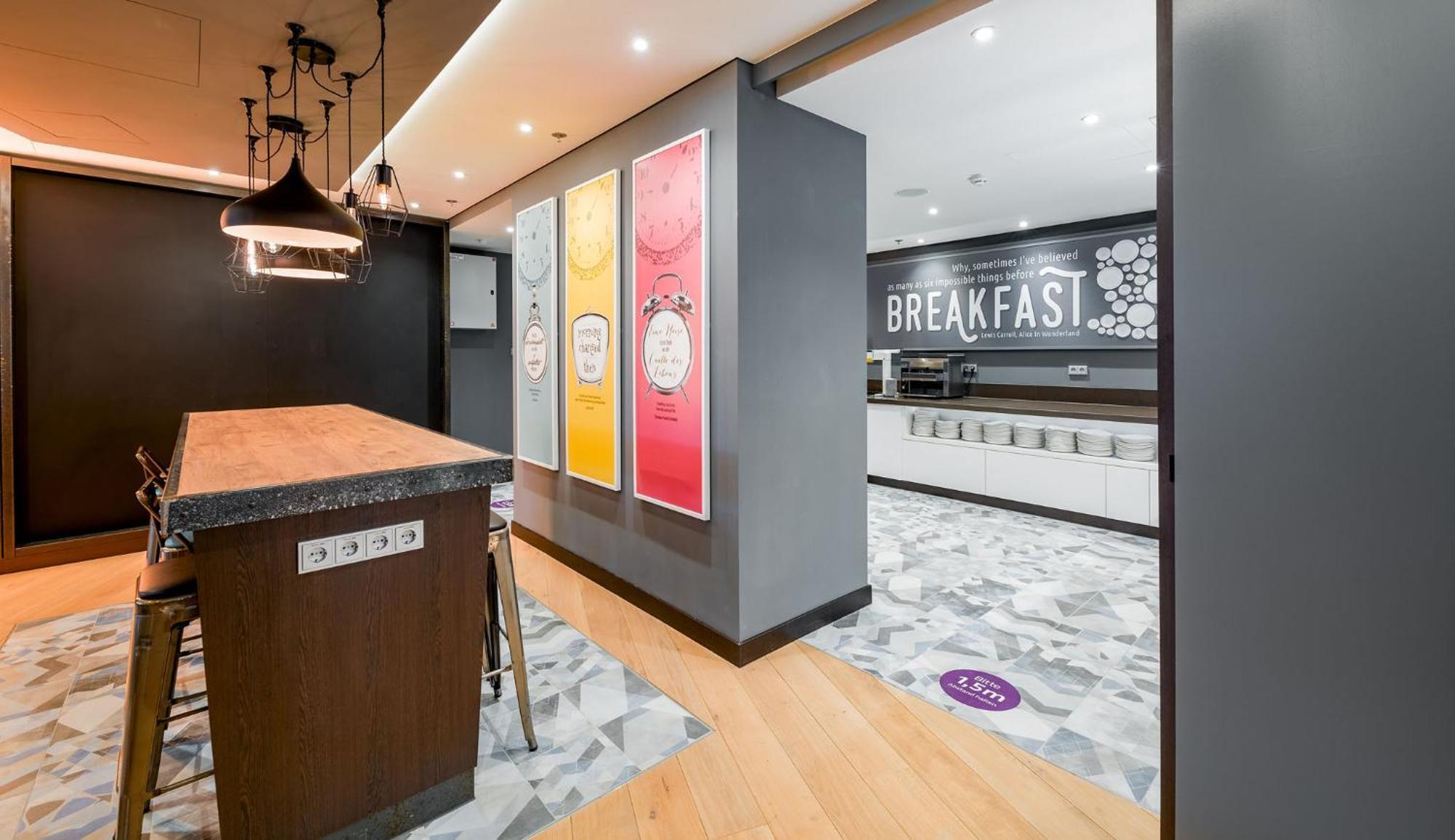 Premier Inn Stuttgart City Europaviertel Екстер'єр фото