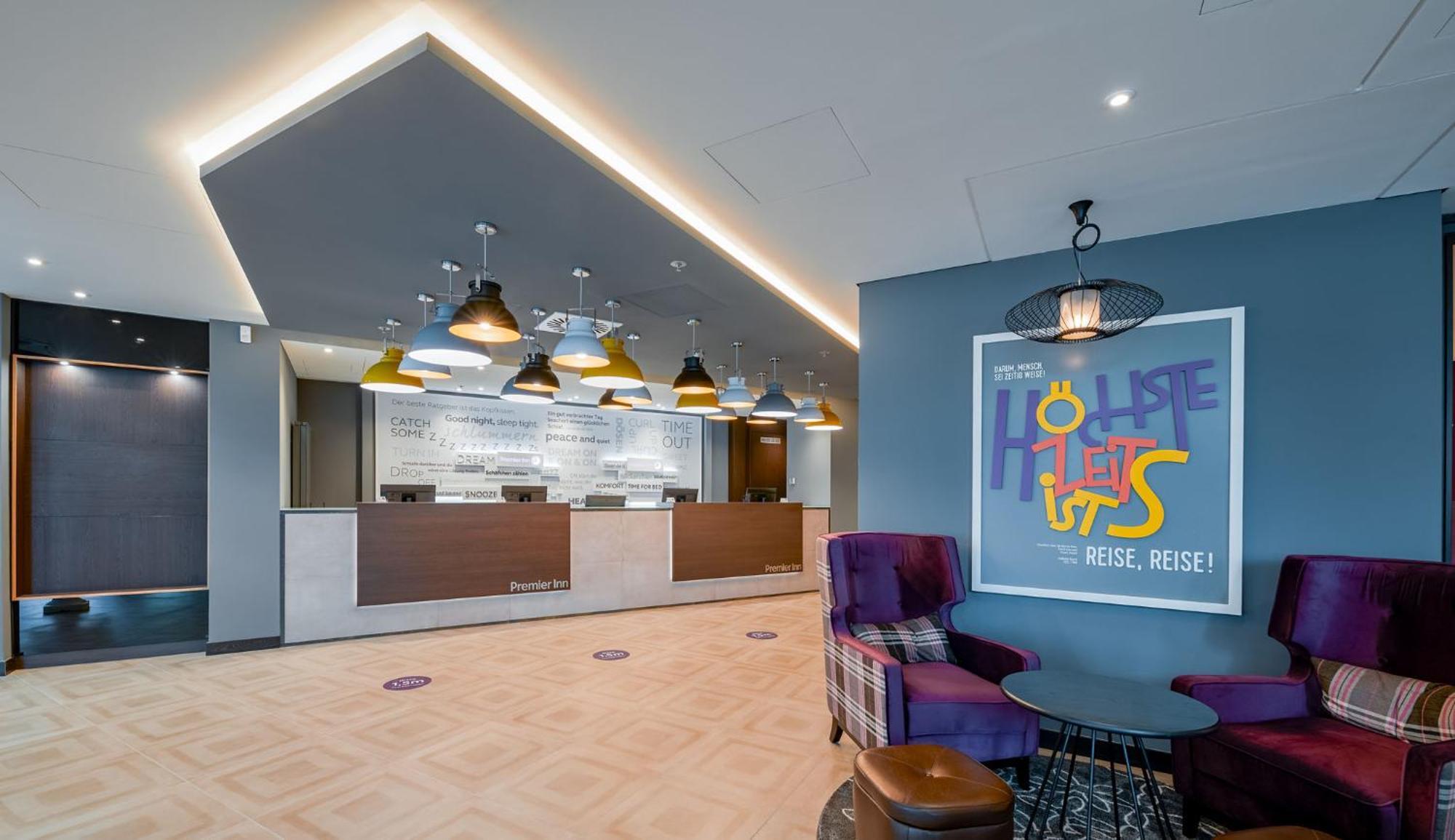 Premier Inn Stuttgart City Europaviertel Екстер'єр фото